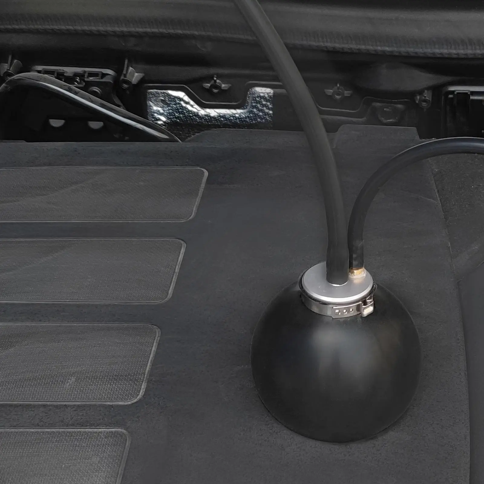 Universal Expandable Air Intake Adaptor Inflatable Leak Plug Smoke Tester for Fuel System and Injector Nozzle Analysis