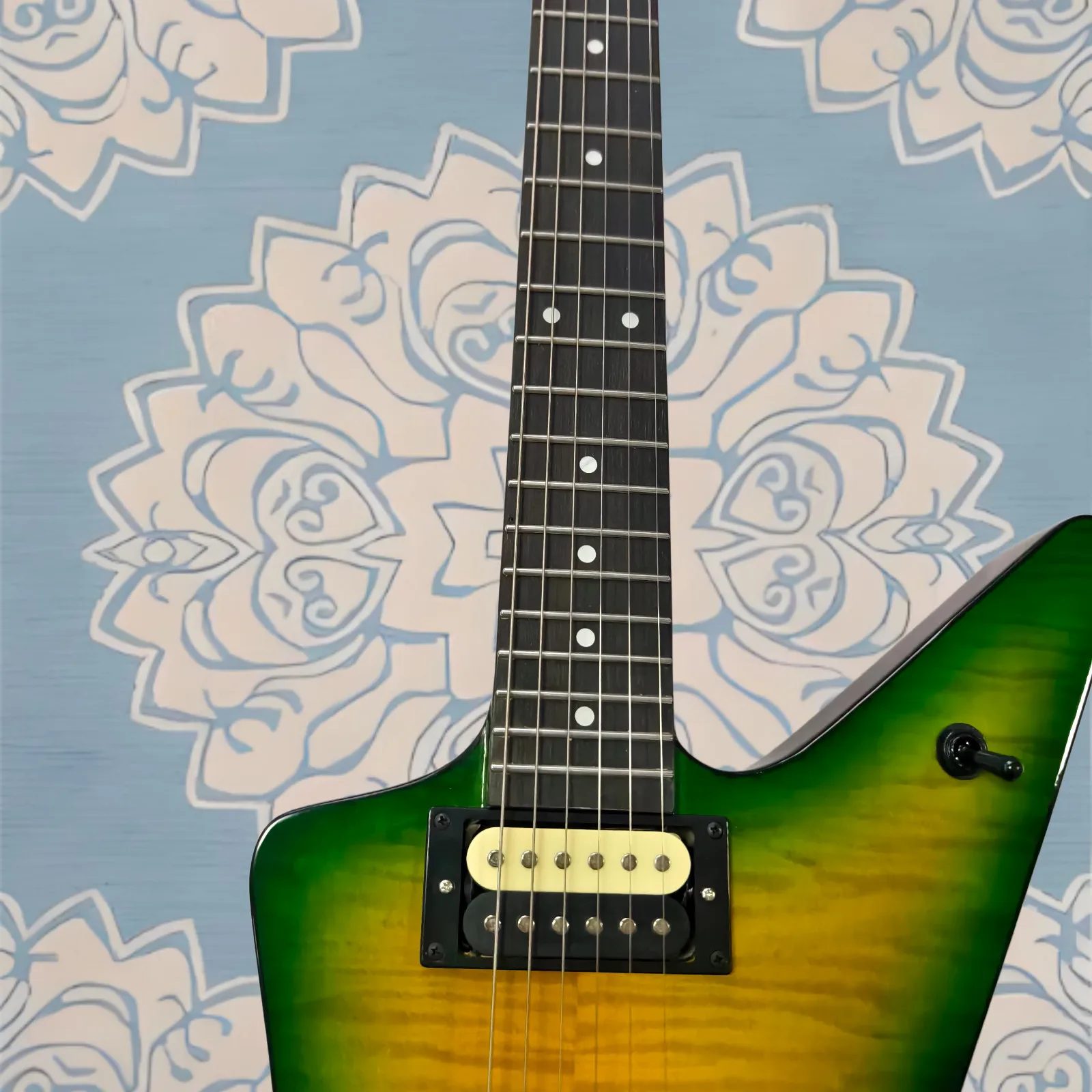 Performance Ship Signature Guitar Greenburst Flame Map guitar