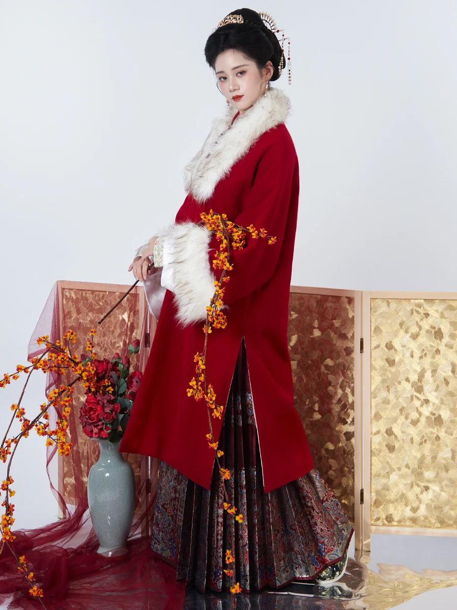 

Женское теплое платье-ханфу больших размеров с длинным шлейфом, зимнее, на флисовой подкладке, утепленное, для новогодних праздников, на пуговицах, красное, с мехом.