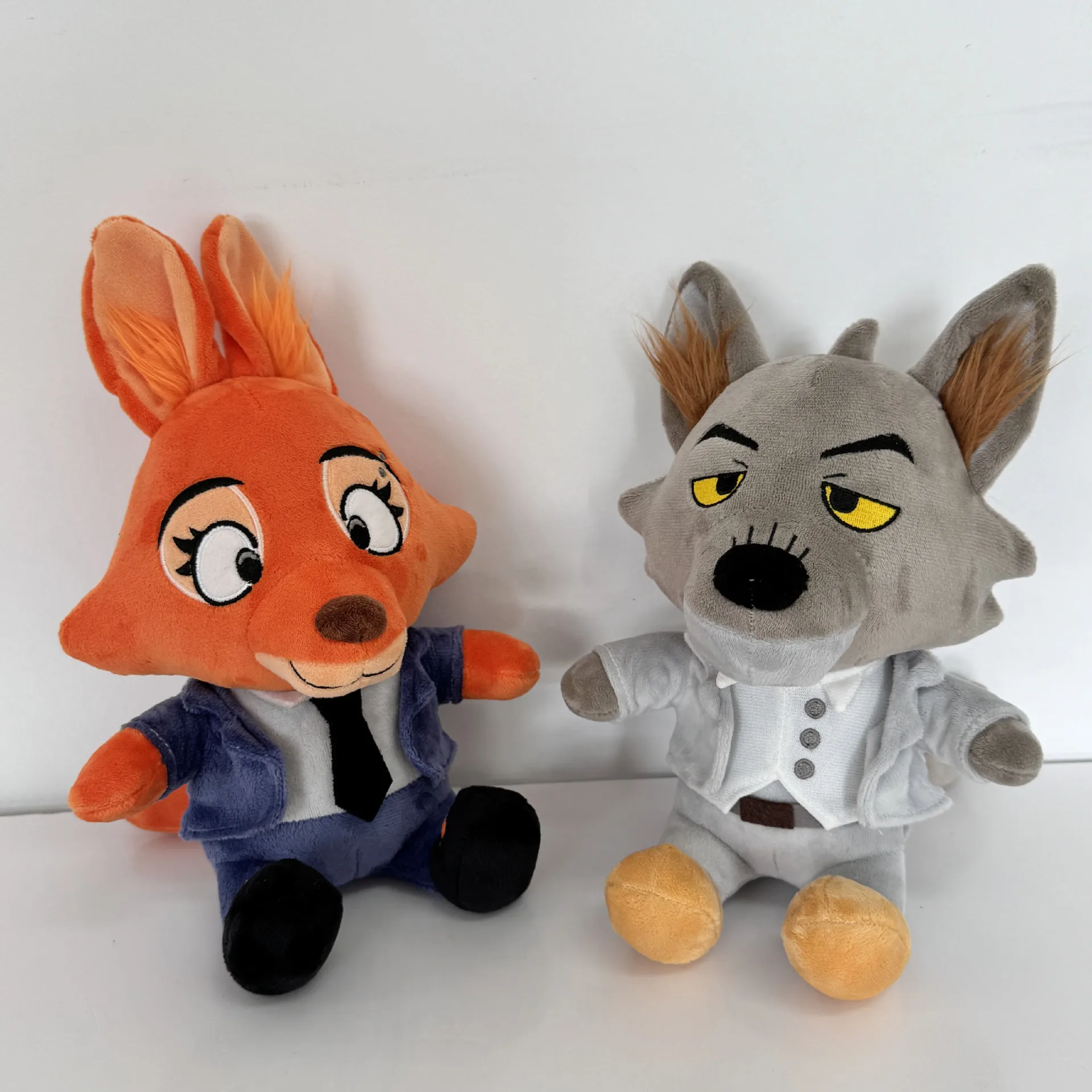 Anime The Bad Guys muñeco de peluche de juguete 25CM Villain Alliances Diane y el Big Bad Wolf lindo muñeco de peluche de dibujos animados juguete para regalo de chico