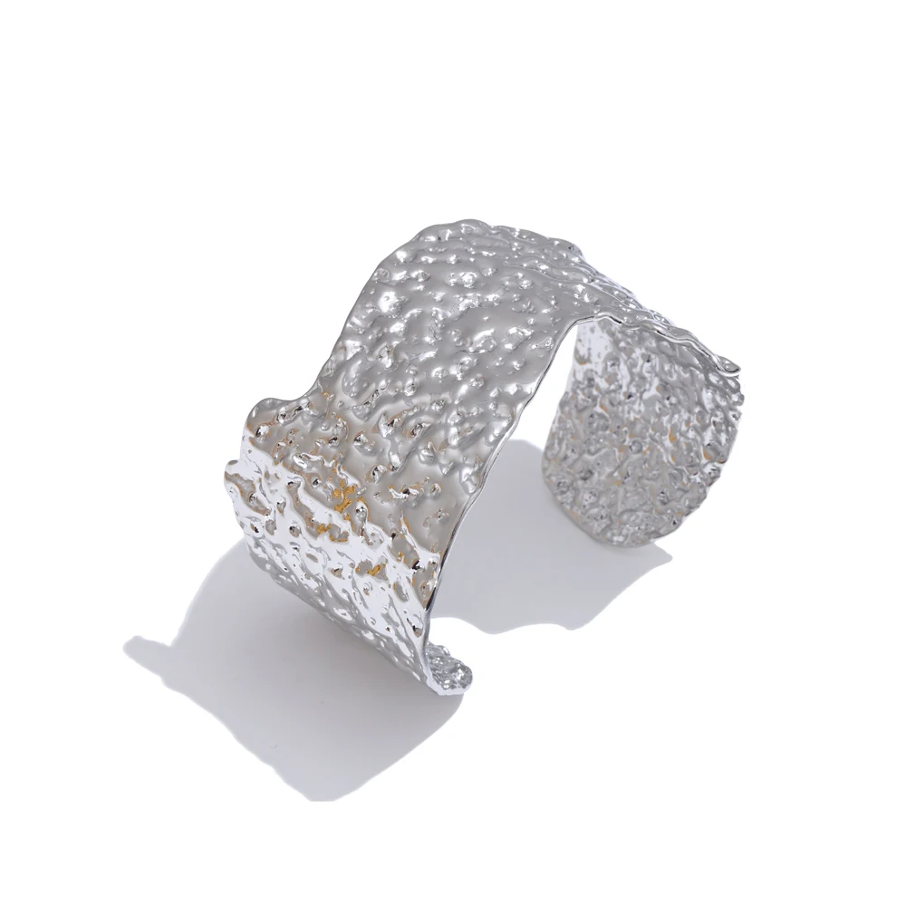 Yhpup Hammer Wide Open Bangle 18k Gold 3