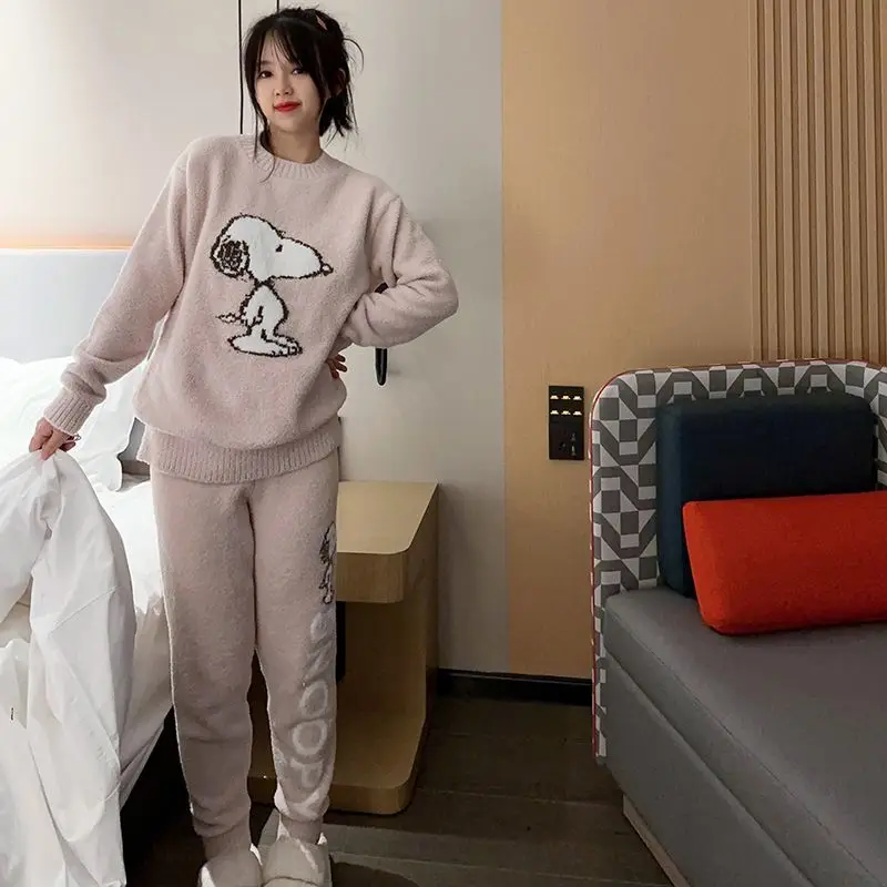 Miniso Snoopy Cartoon Long-Sleeved Soft Plush Pajamas Autumn Winter Cute Girls Thickened Warm and Comfortable Home Wear Set