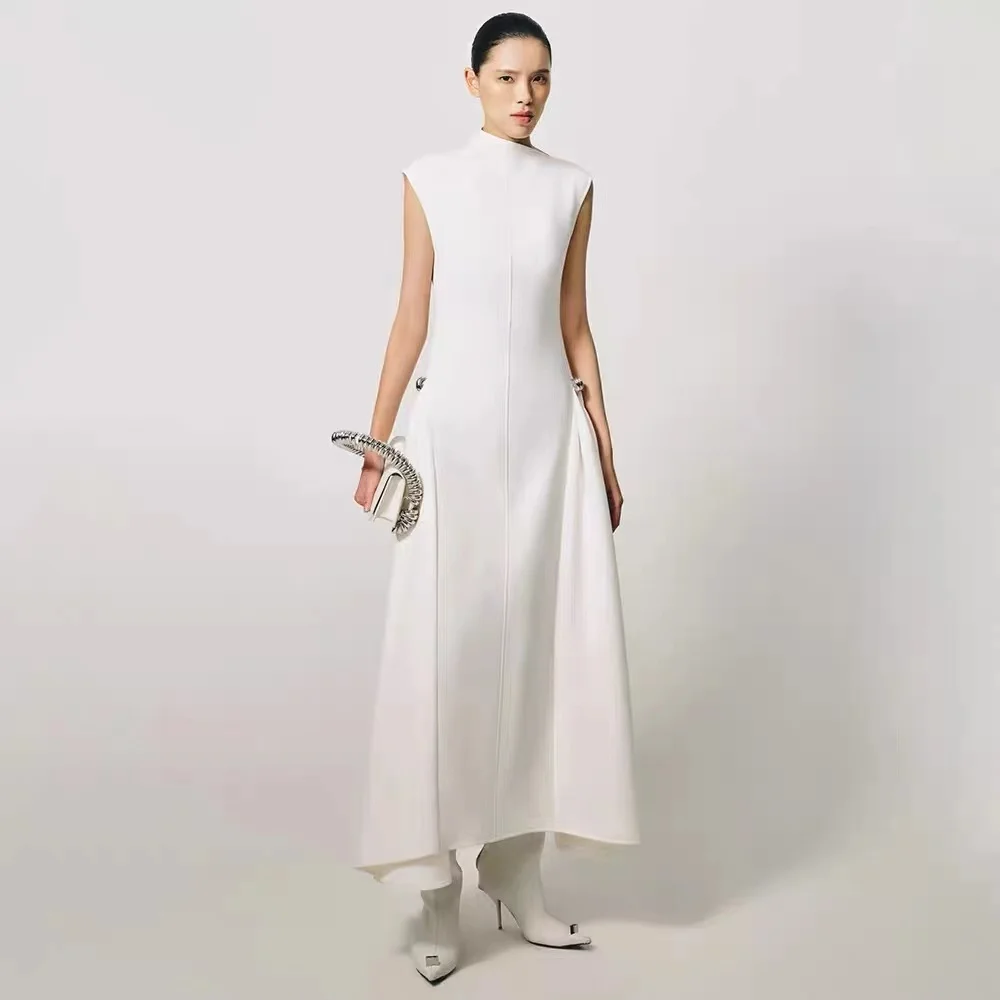 Robe longue de soirée de bal pour femmes, col diagonal, couleur unie, sans manches, taille fine, nouvelle collection été 2025