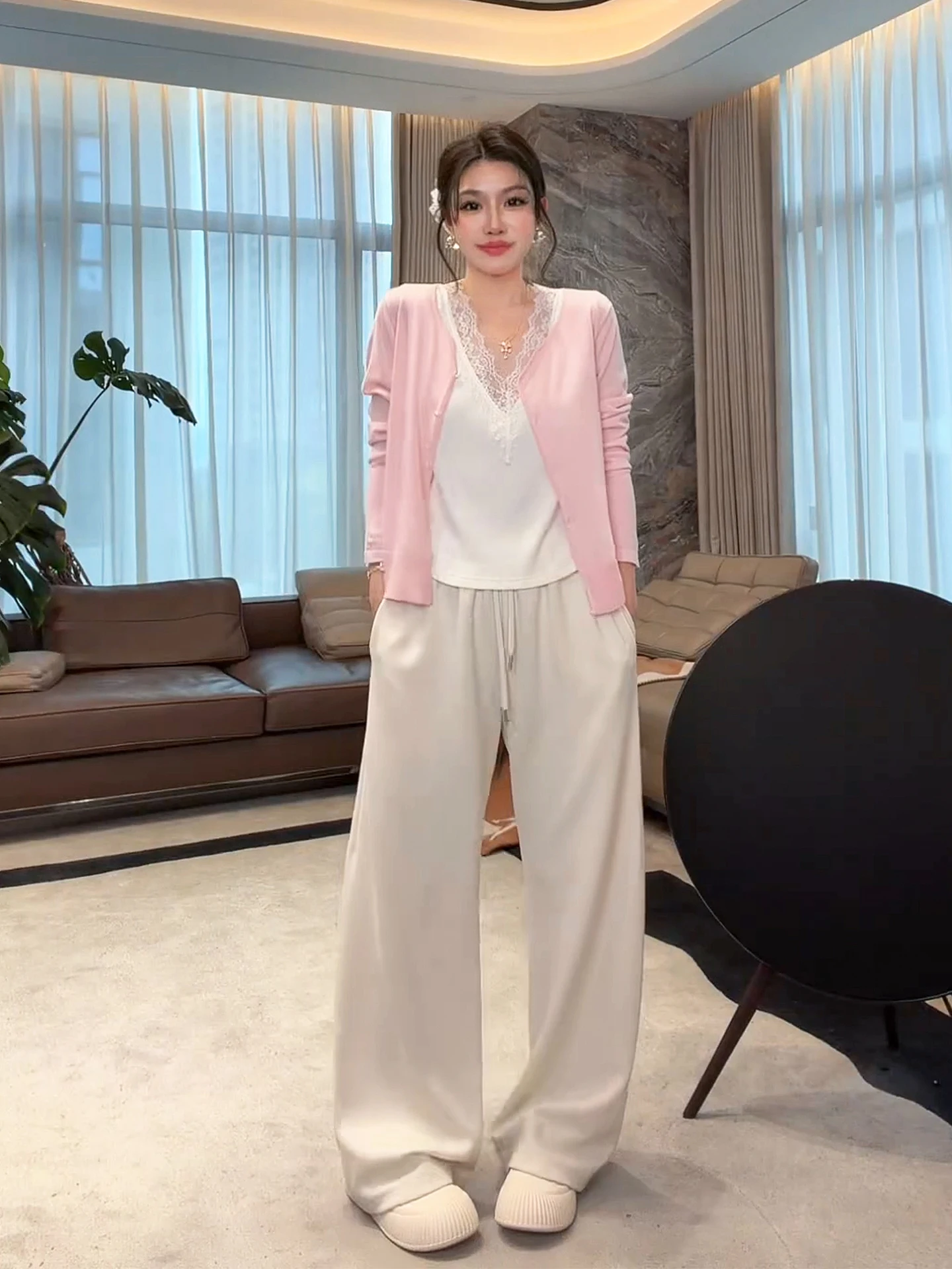 

Me Pearl Beauty Ladies Minimalist Knitted T-Shirt Spring New Arrival Wool Linen Blend Breathable Long Sleeve V-Neck Short Length