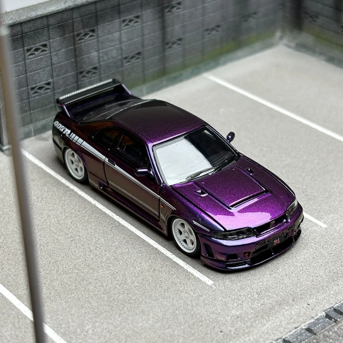 FH 1: 64 Scale Nissan Nismo GTR R33 400R Skyline Alloy Car Model Collection Ornaments