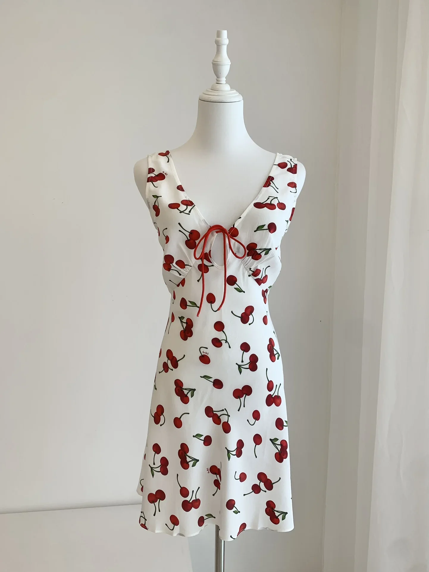 

Cherry Printed Women Silk Tank Dress Lace-up V-Neck Sleeveless High Waist Elegant Slim Mini Robe