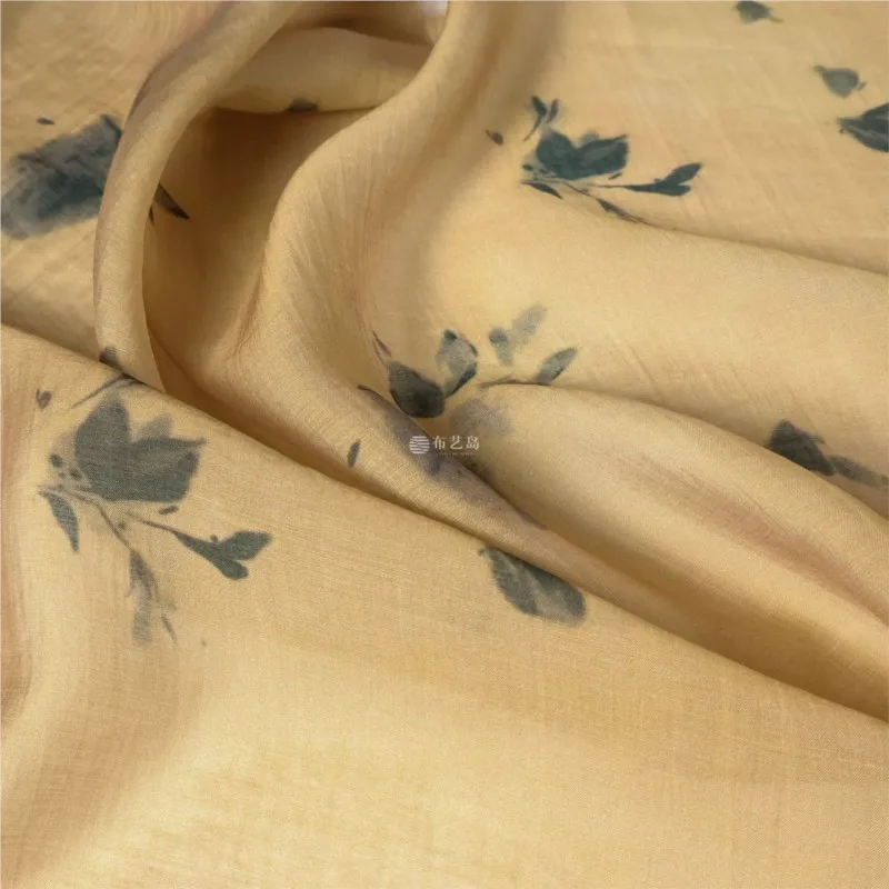 A thin shirt with ginger yellow base and red rose printed hemp made of traditional cheongsam Hanfu fabric