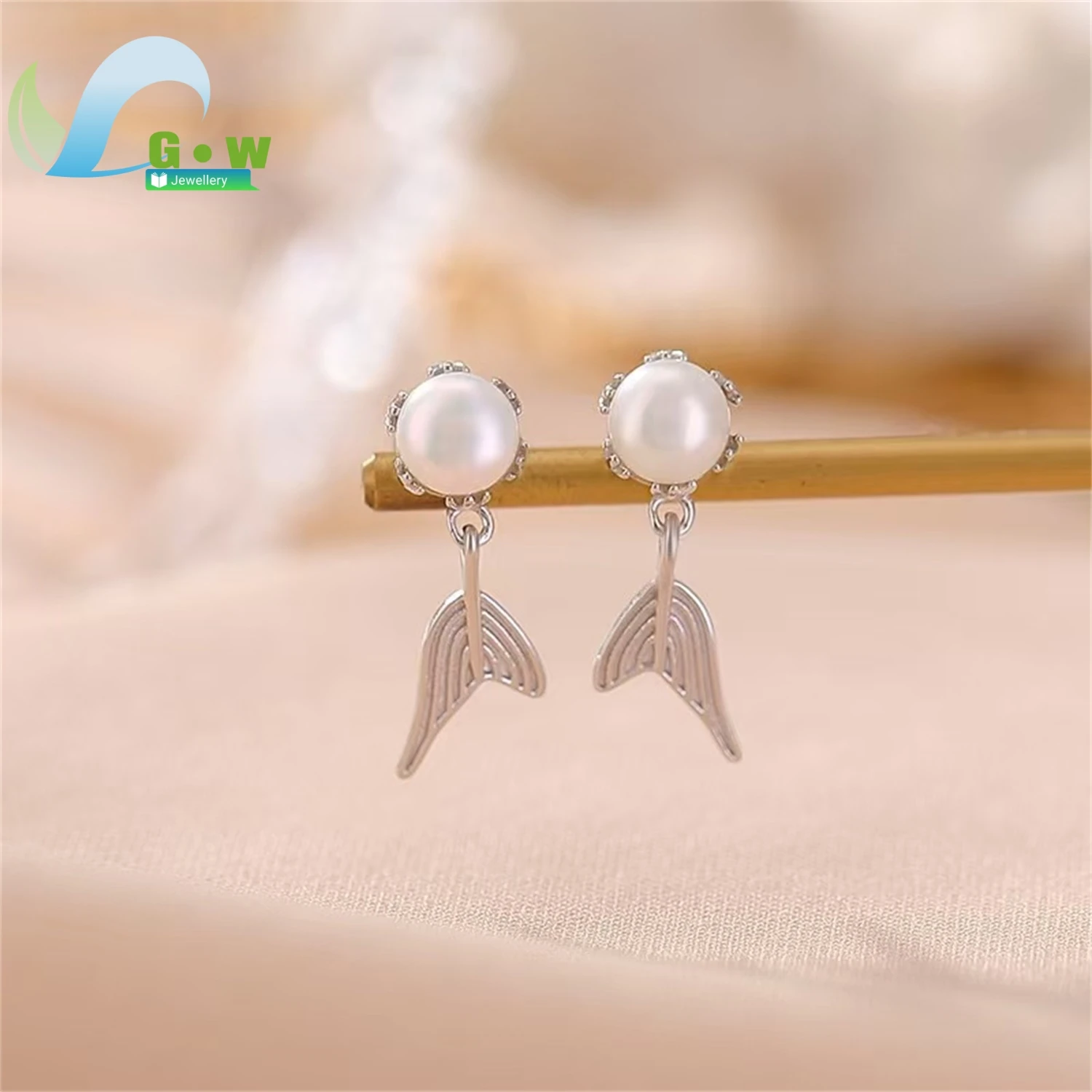 Natural Pearl Fishtail Stud Earrings Women Elegant Fashion Silver Gemstone Jewelry Daily Wear Charm Gift For Her Girlfriend