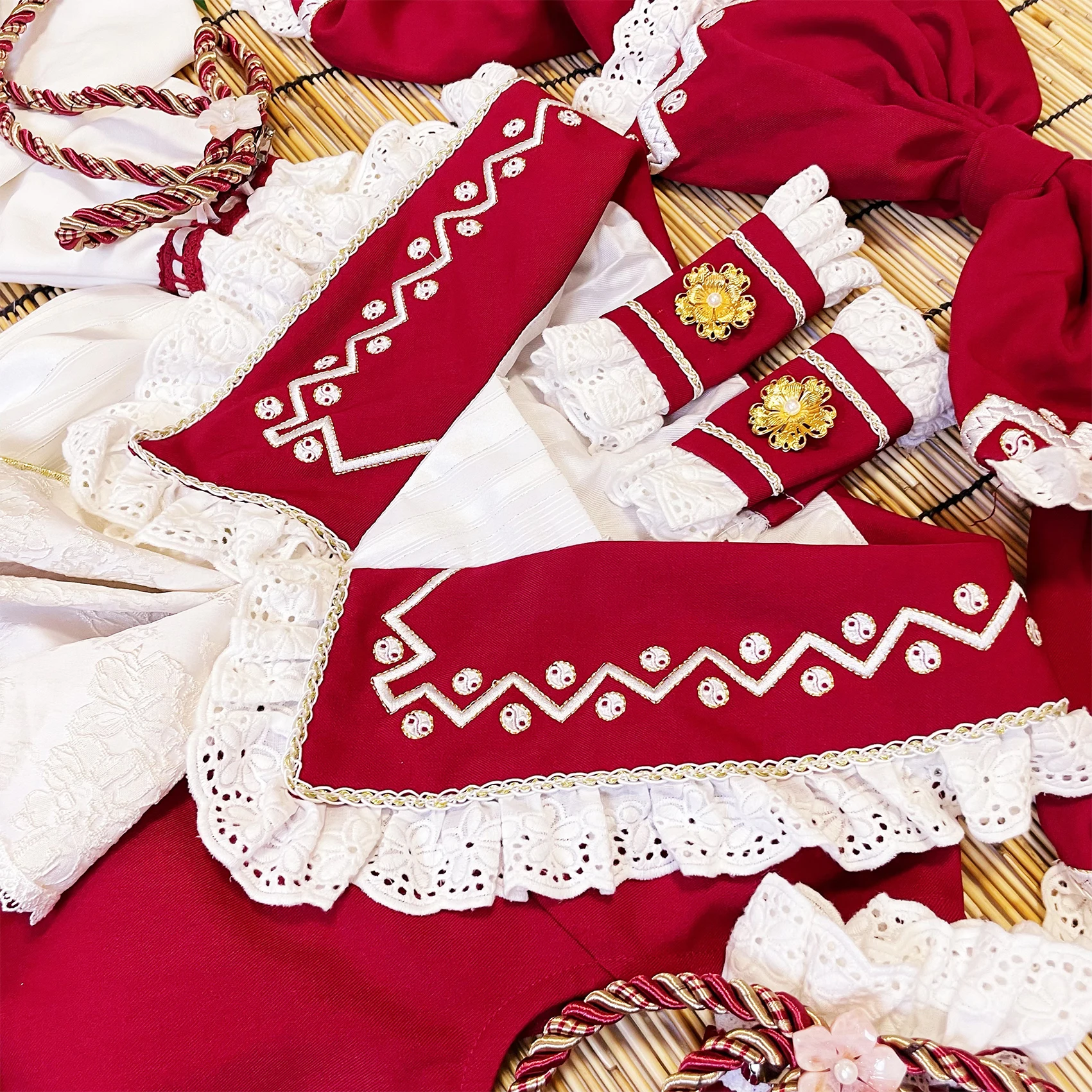 أزياء Hakurei Reimu التأثيرية لجميع القديسين وأعياد الميلاد وحفلات لعب الأدوار فستان اللعبة الهزلية مقاس S-XXL مشروع Touhou الجديد