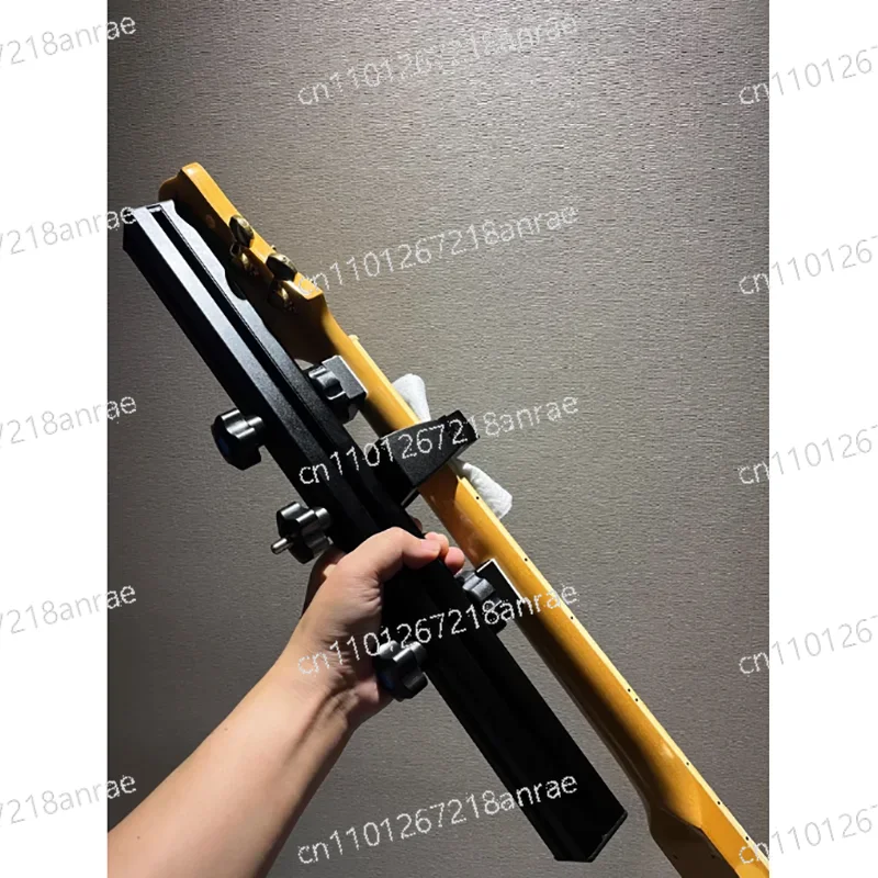 

Инструмент для коррекции деформации грифа гитары: выпрямление и исправление изгиба грифа фолк-гитары и электрогитары