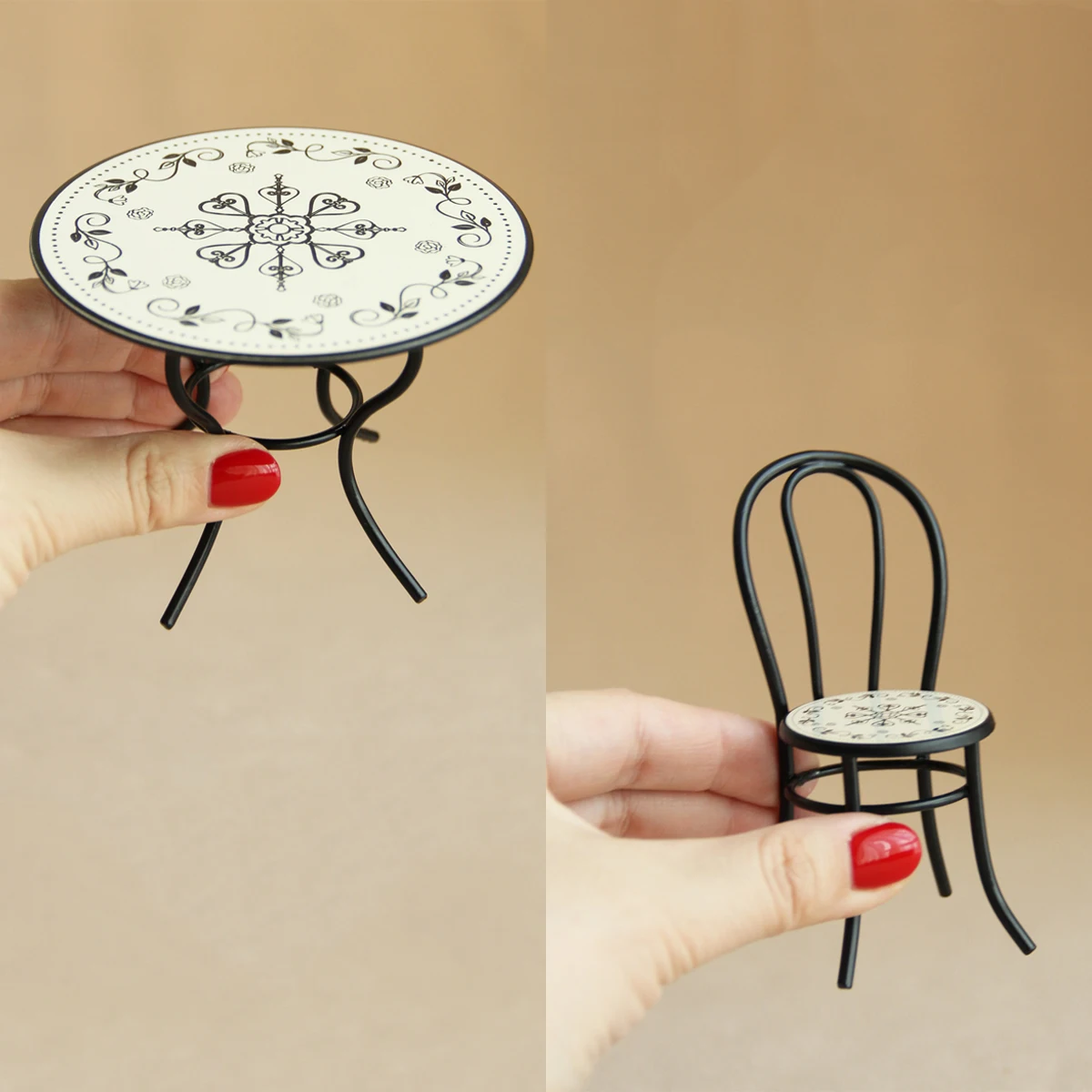 ミニチュア模擬ドールハウス家具 1:12 錬鉄製テーブルと椅子 3 点セット Bjd Ob11 ドールハウスの家庭用家具に適しています