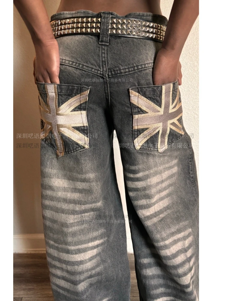 

Winter fashion ladies on the new street, American retro washed ins Harajuku trend gradient jeans Y2k clothing