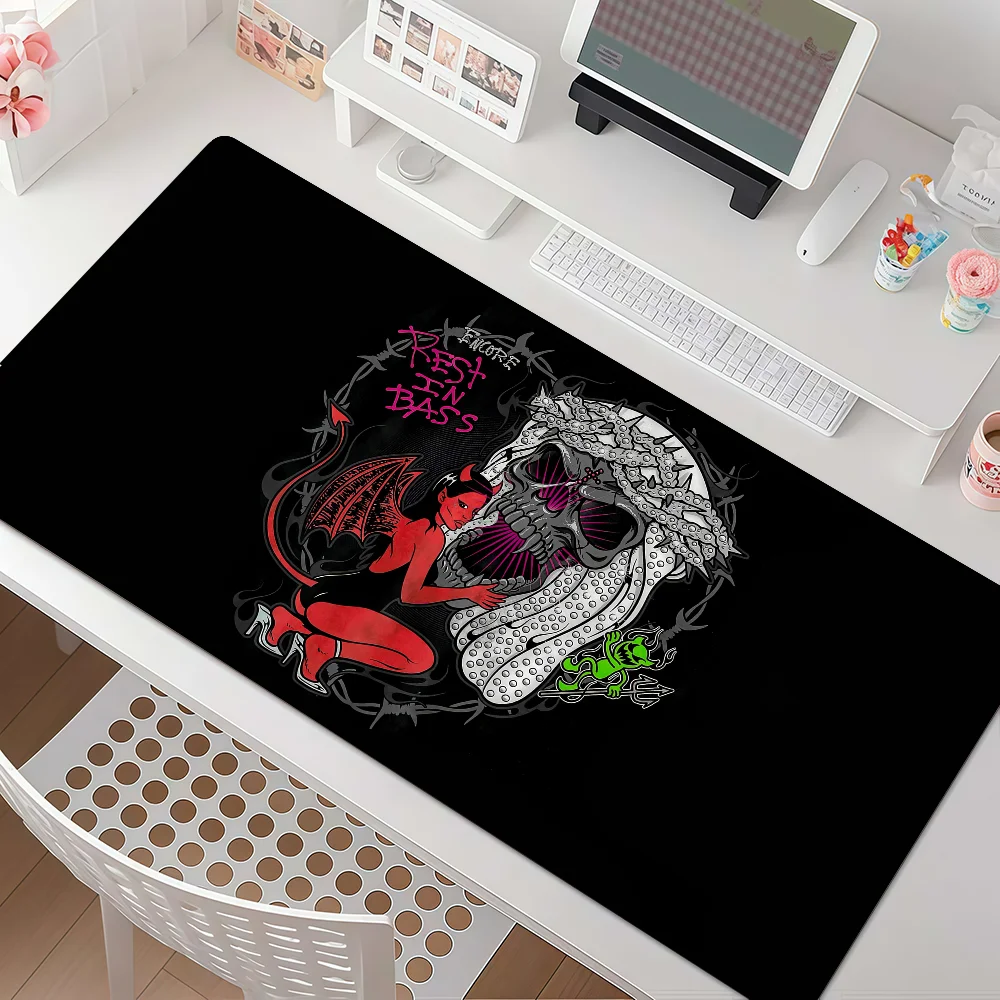 Rapper Che Rest in Bass Mouse Pad Large Non-Slip Waterproof Mat Stitched Edge Keyboard Pad for Gaming Daily Office