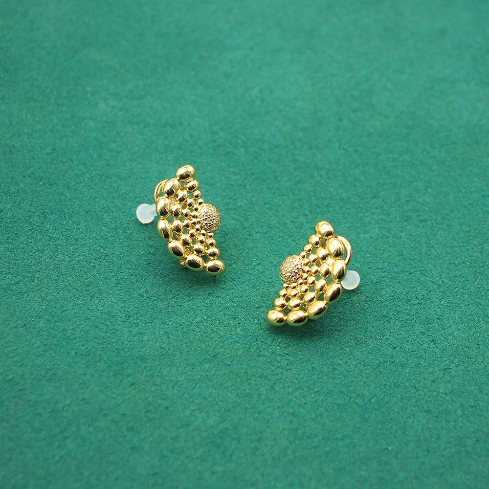 Vintage Light Luxury Fan-Shaped Hollow Necklace Earrings Elegant Fan Stud Earrings Jewelry Set Accessory Birthday Gift for Women