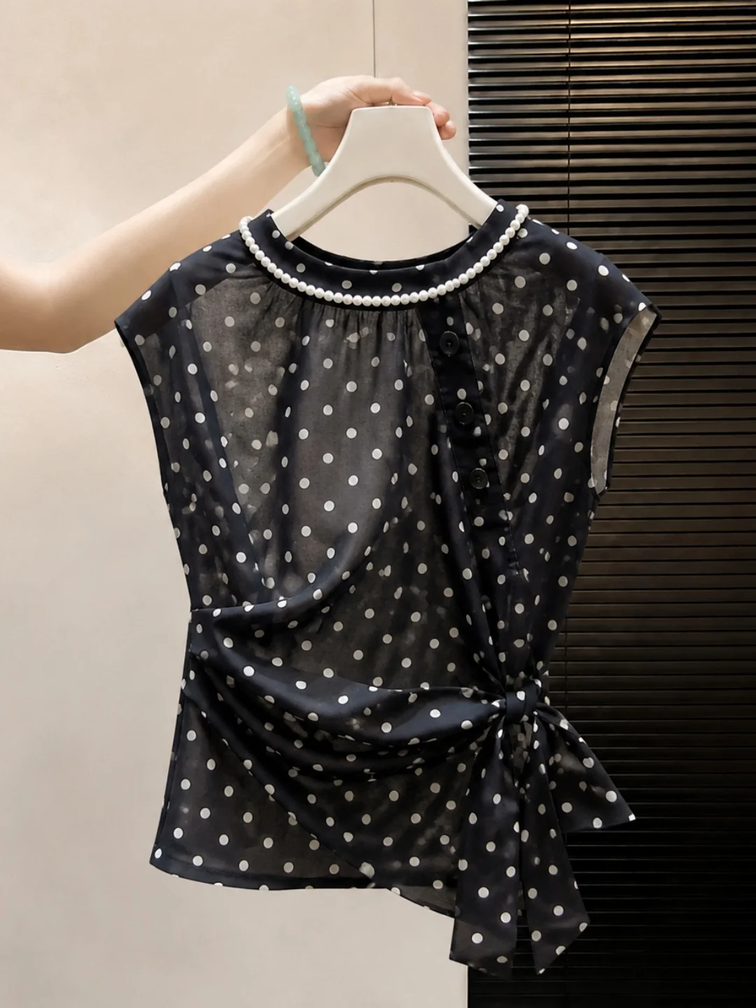 

Summer 2026 Belted Sleeveless Vest Commute Unique Design Light Maturity Dot Pattern Women's Silk Top round Neck Regular Length