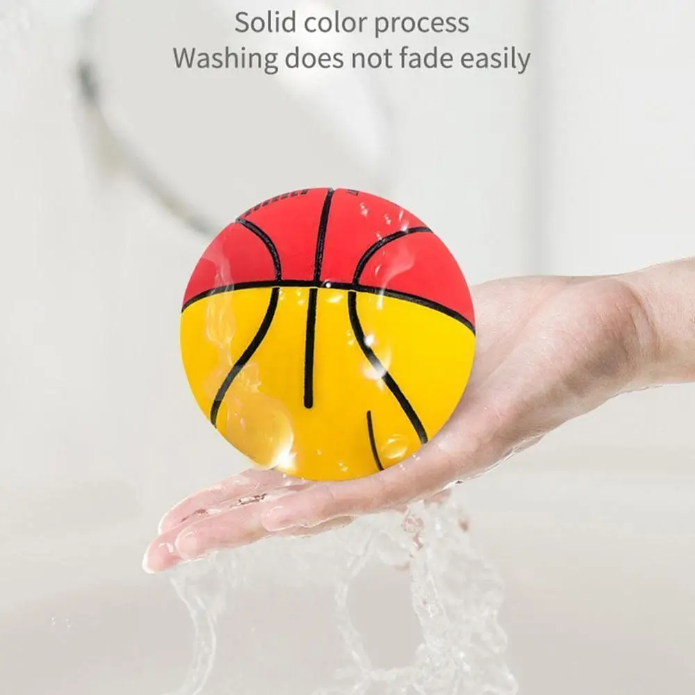 Piccoli giochi di sport all'aria aperta da basket ultra alti ed elastici Giocattolo per bambini Mini palline da basket in gomma con forza di presa Palla antistress a mano