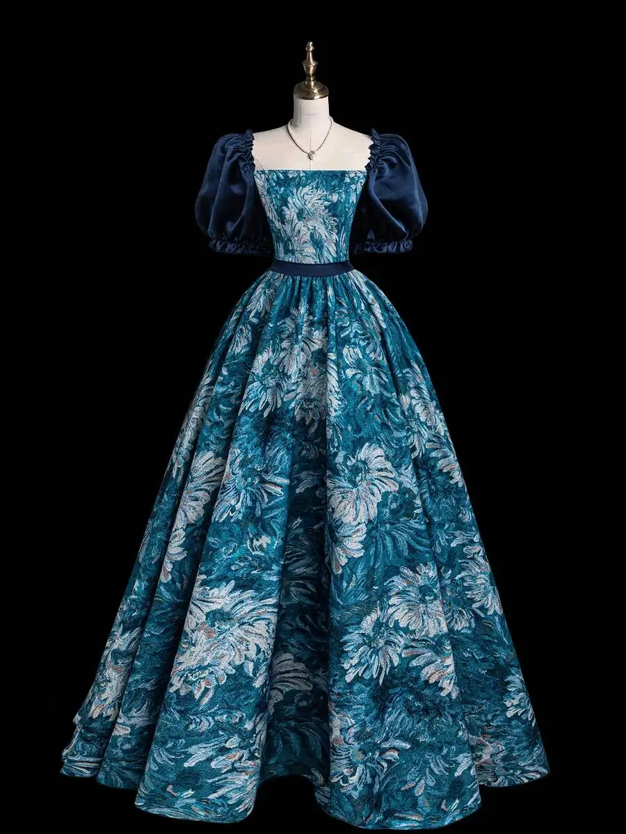 

Бальное платье с цветочным принтом, пышными рукавами и атласным поясом