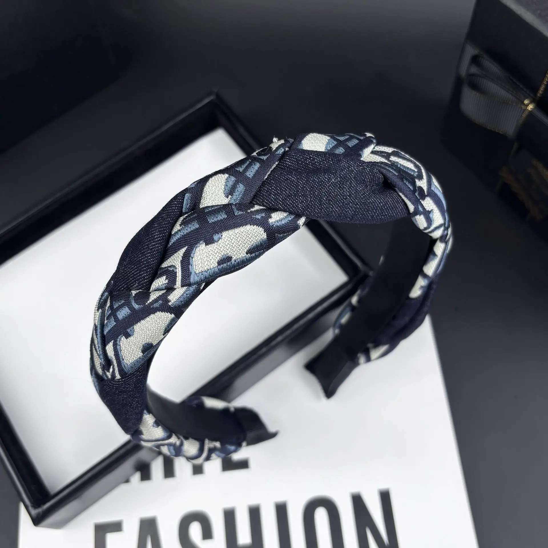 French retro D letter navy blue pattern woven headband pressure hair headband women's new daily versatile headband hairpin