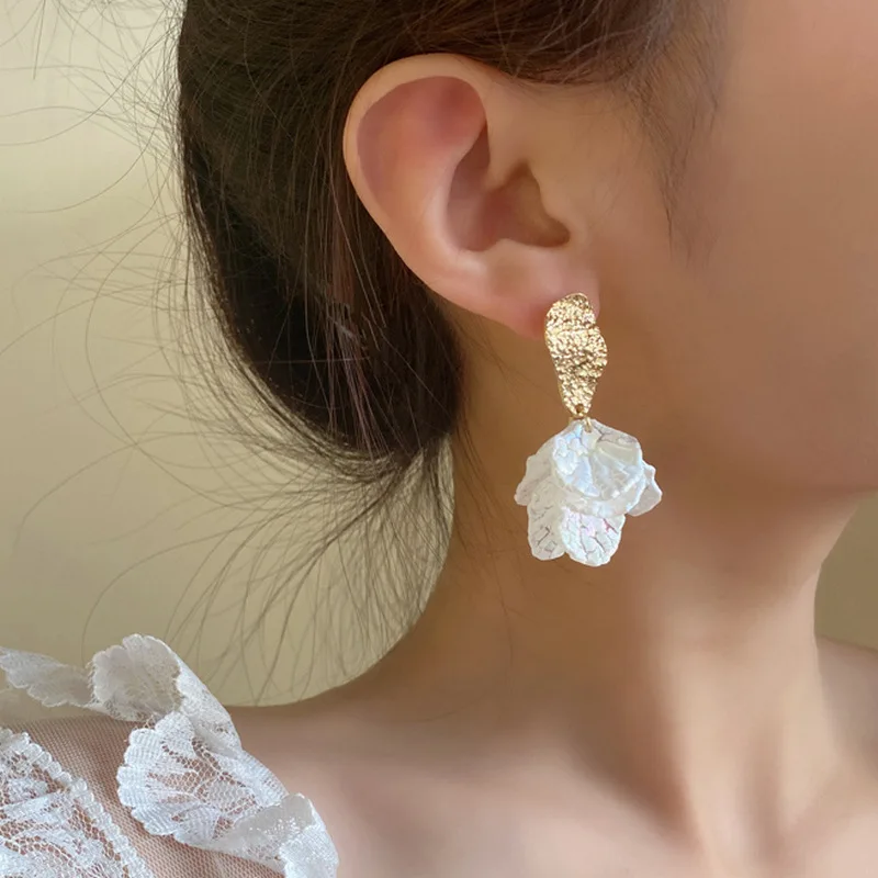 Korean Resin Shell Flower No Ears Hole Clip on Earrings Freshing Temperament Crack Petal Flower Clip Earrings Without Piercing