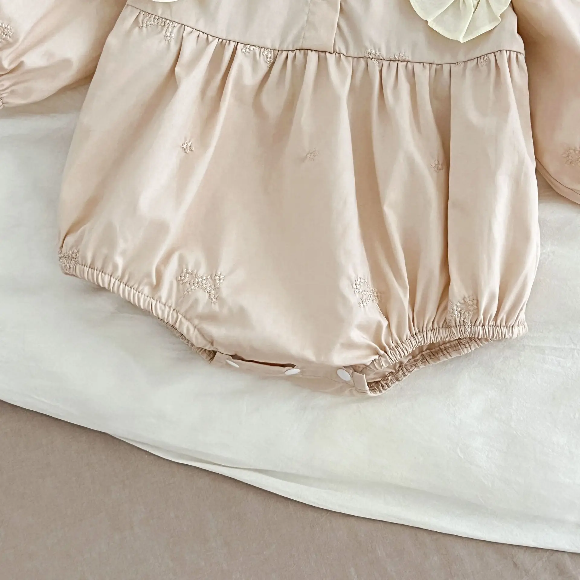 Frühling Schwestern Kleidung Mädchen Bogen Stickerei Spitze Kleidung Baby Strampler Baumwolle Säuglings Body Prinzessin Mädchen Schwester Familie Kleid – Detail 12