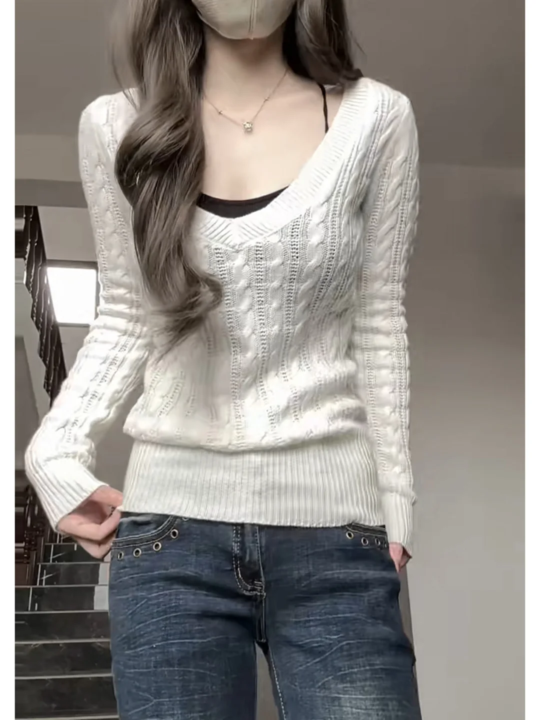 Slim Fit V-Neck Knitted Sweater Women's Autumn Fashion Twist Knitwear Casual Waist-Cinching Slimming Long Sleeve Top