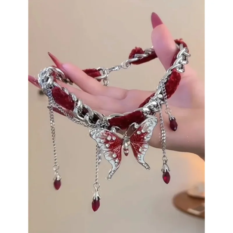 Velvet butterfly tassel necklace, spicy girl, sweet and cool chain, niche, sweet and fashionable design, collarbone chain
