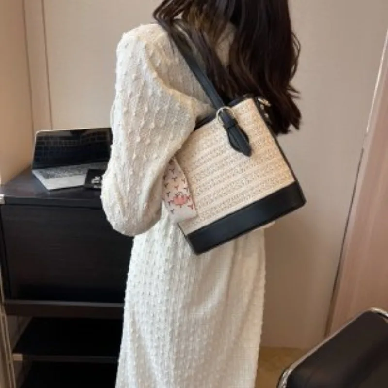 

Stylish Handbag For Women A Confident Choice For Women Who Know Their Own Style