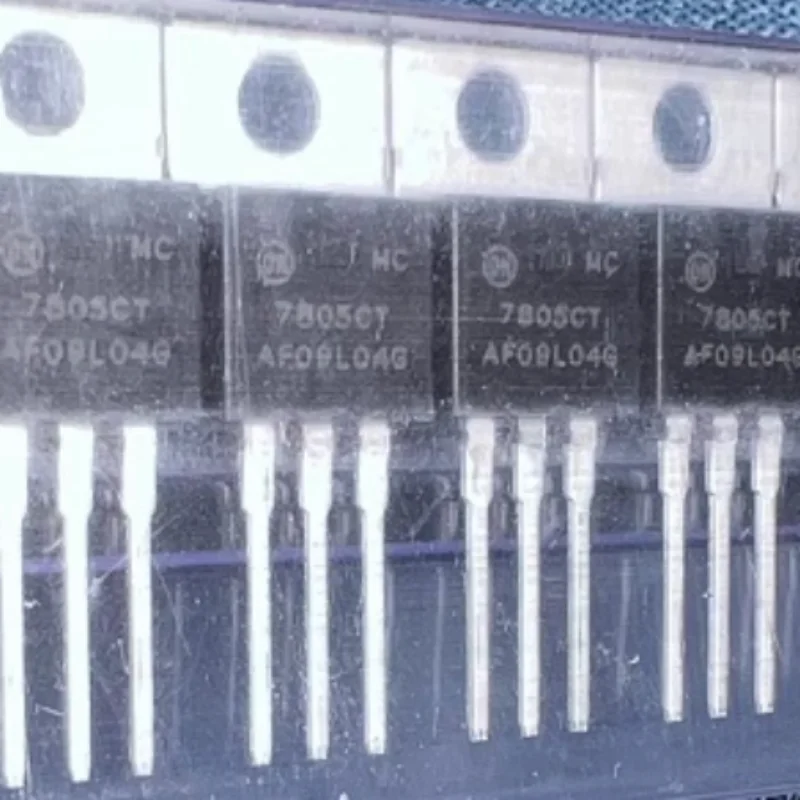 10PCS/MC7805CTG 7805CT TO220 Original Genuine Goods in Stock