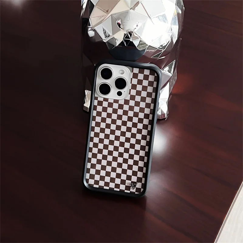 Korea Cute Chessboard Lattice Wildflower Phone Case For iPhone 13 12 14 15 Pro 16 Pro Max Cloth WF Billiards Lovely Back Cover