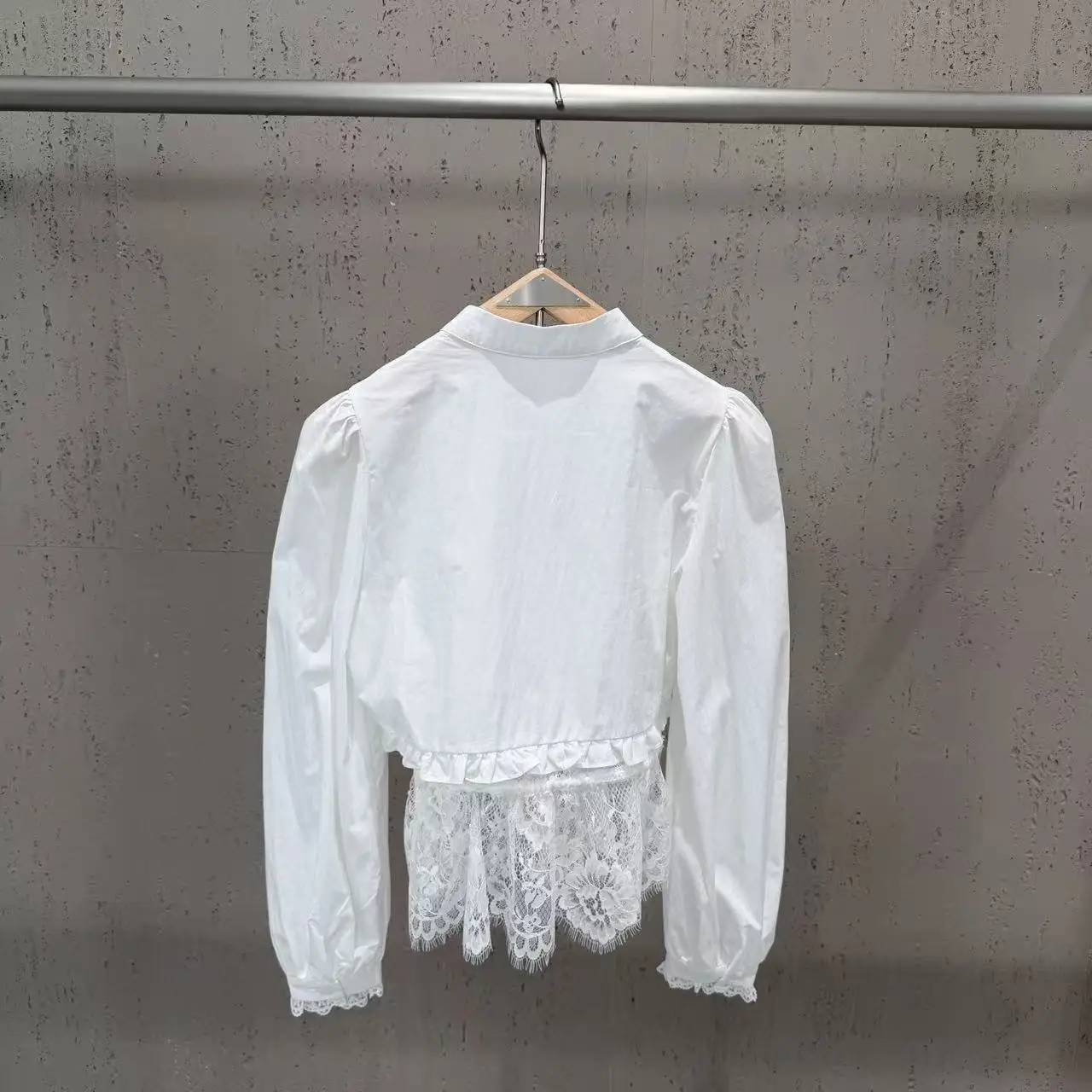 High Street Shirts Women's Autumn New White Lace Lace Women's Long Sleeve Black Fungus Edge Waist Shirt Top