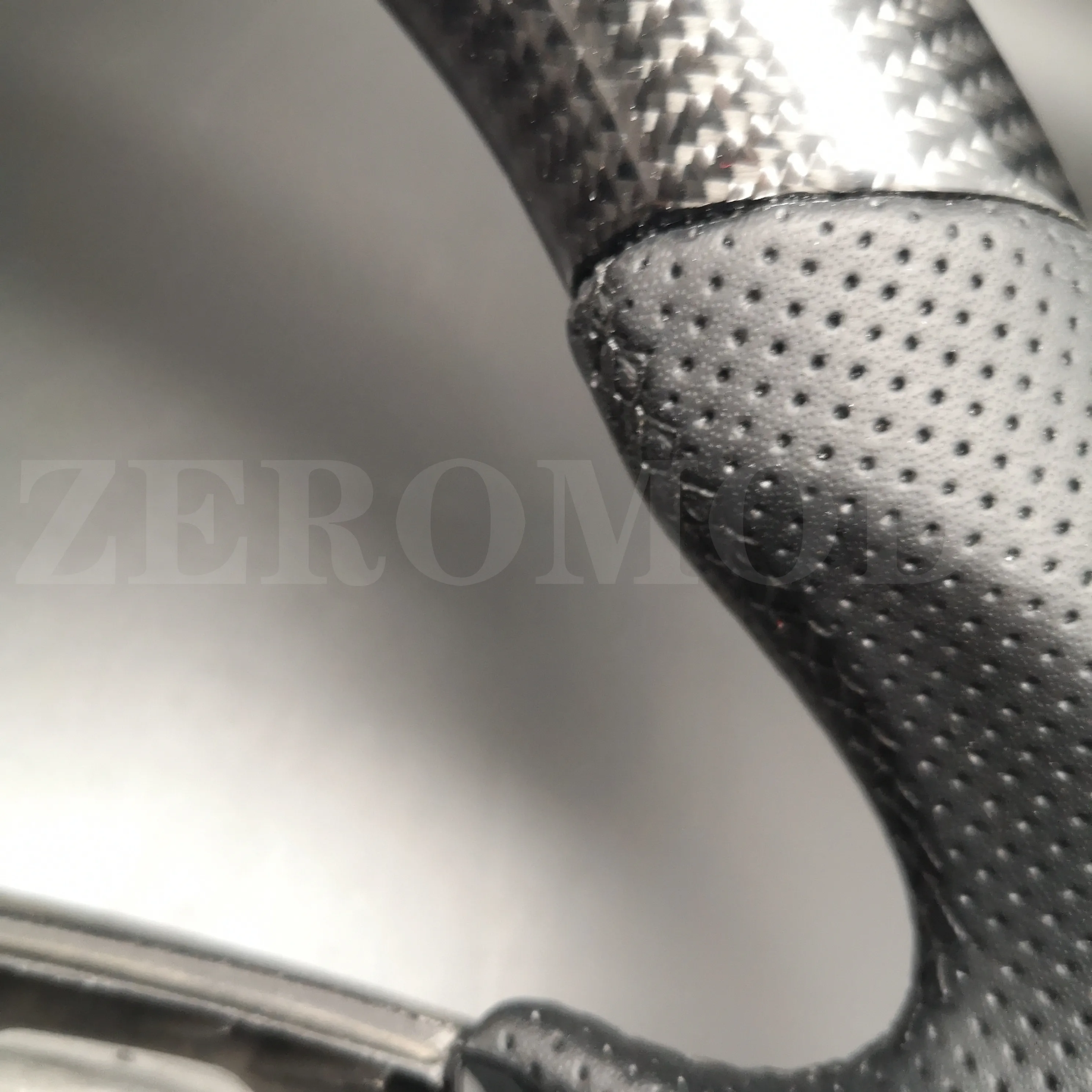 Carbon Fiber Steering Wheel For Hyundai Elantra 2012 2013 2014 2015 AT 2012 2013 2014 MT i30