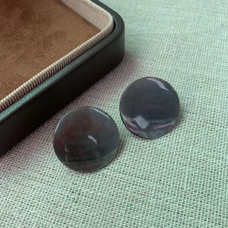 Black butterfly shell natural shell stud earrings round plain surface commuting versatile advanced sense simple oval