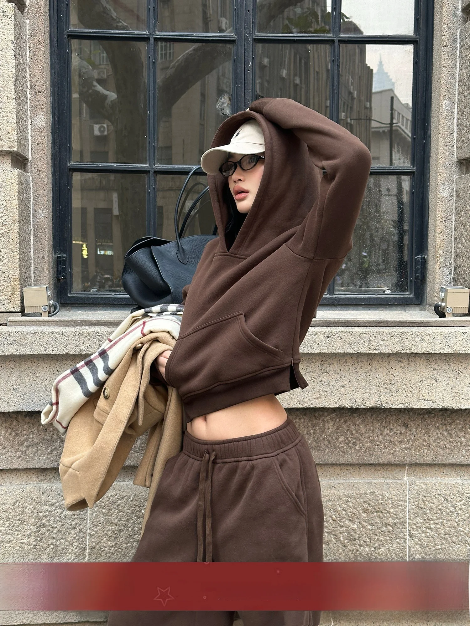 

Женская толстовка Rovente с длинными рукавами и круглым вырезом, облегающий крой, комплект с длинными брюками, повседневный стиль, удобный, из смесового хлопка