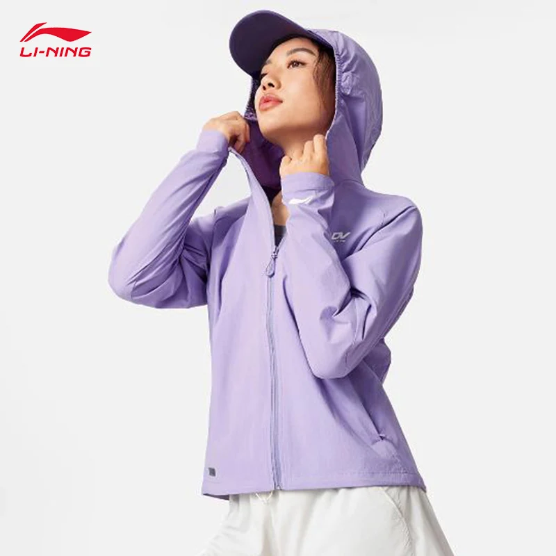 

LI-NING Женская ветрозащитная влагостойкая брызгозащищенная ветрозащитная куртка с капюшоном серии Running AFYV002