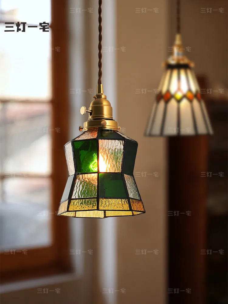 

Three lights and one house Japanese brass bedroom B & B bedside warm nostalgic medieval small retro restaurant chandelier