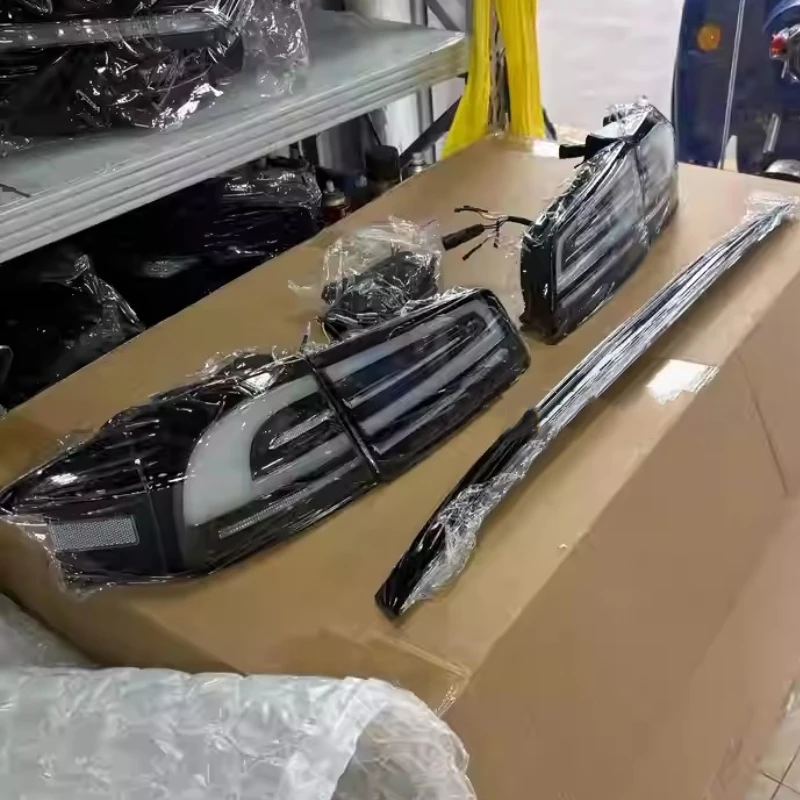 

Clear Lens Taillight for Tesla Model S 14-20 Upgraded to 23 New Style Brake Lamp Turn Signal Charging Cover Tailgate Trim