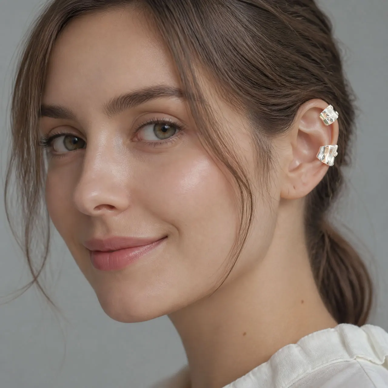 Silver Tone Hammered Textured Ear Cuff No Hole Cartilage Ear Clip Simple Chic Ear Accessory Jewelry Gift For Girls Ladies