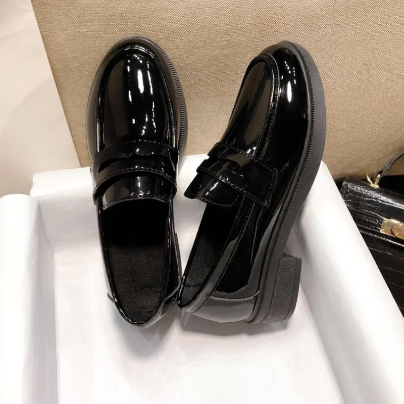 2024 New Fashion Patent Leather Loafers for Women Shoes Square Heel Slip on Office Lady Shoes Loafers Chaussure Femme