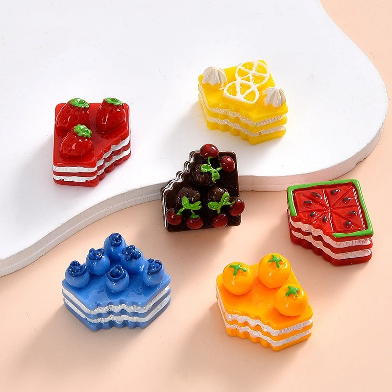 10pcs New Resin Cake Cabochons for Christmas Decoration Accessory Simulated Sweet Fruit Cakes Fake Food Cookie Ornament Charms