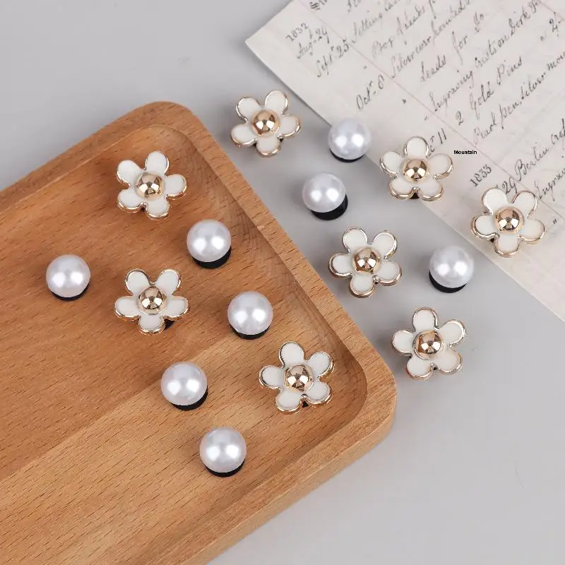 16-teiliges Set modischer Schuh-Charms, Zubehör für Lochschuhe, sommerliche, niedliche Perlen-Gänseblümchen, 3D-Schuhdekorationen – Detail 3