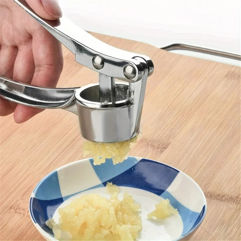 1 stainless steel garlic press, manually crushed ginger, garlic press, household garlic puree making tool, kitchen tool