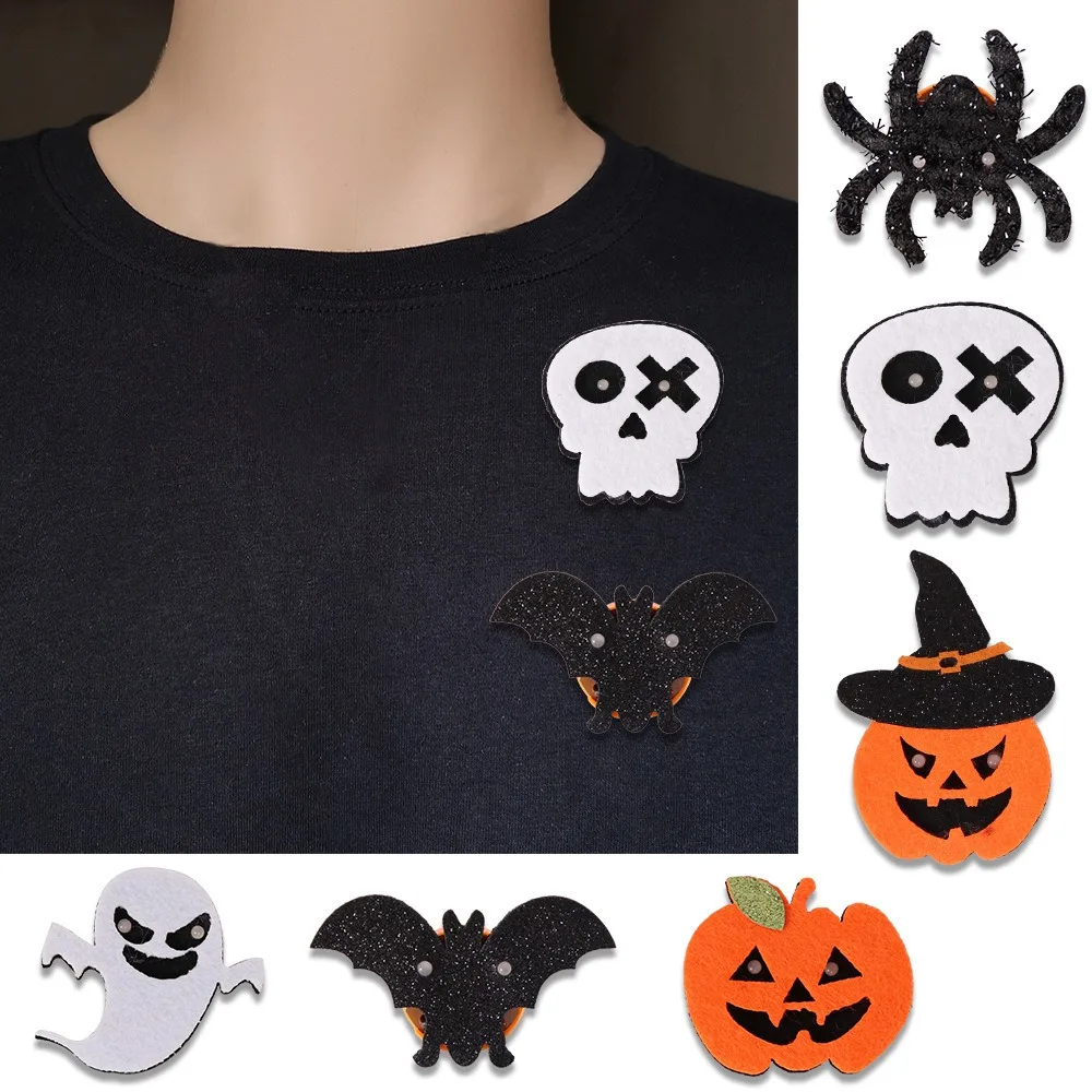 With light Halloween Pins Brooch Bats Ghost Pumpkin Skeleton Brooch Terrifying Luminous Badge Party Clothes Brooch