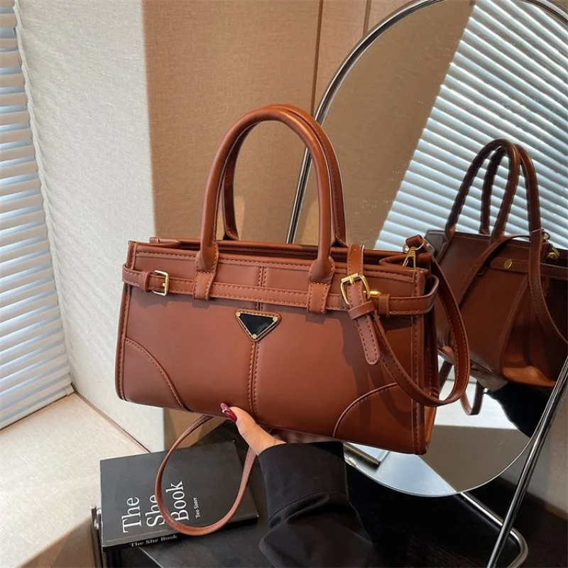 Винтажная кожаная сумка-мессенджер для женщин с ремешком через плечо для практичного повседневного использования