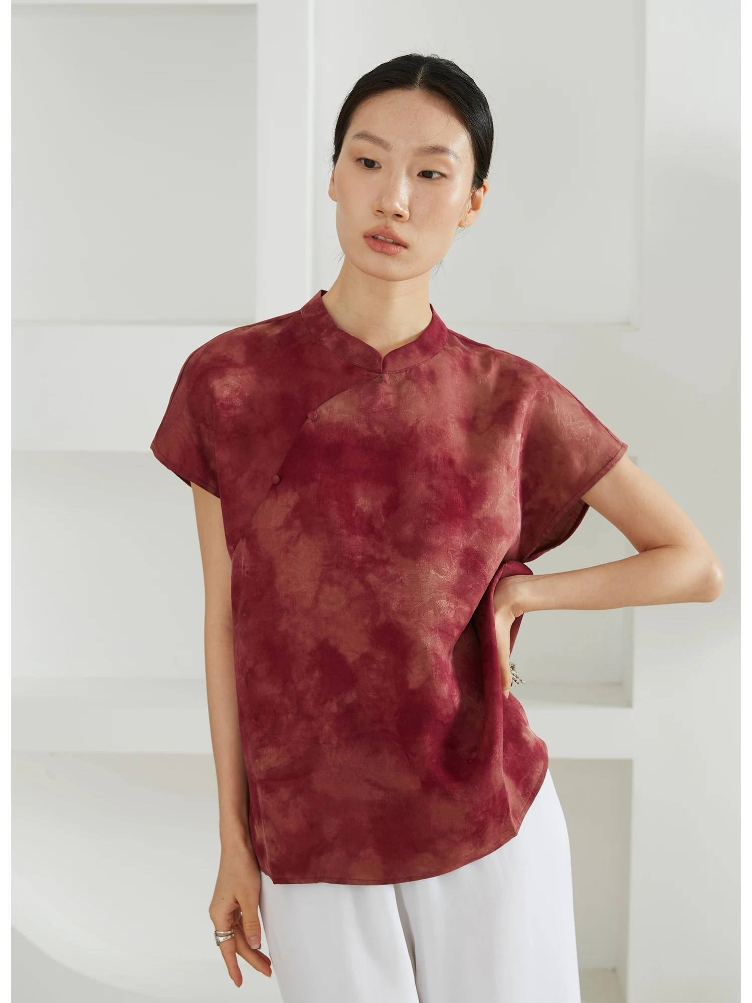 

Шелковая футболка с коротким рукавом, красная, с узором «Облака и цветы», из туссах-шелка, в национальном стиле, оригинальный дизайн, прямой крой, летний топ