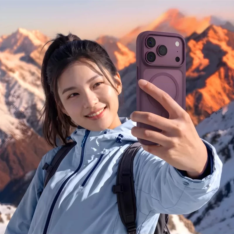 Magnetyczne etui do iPhone 18 Pro Max 17 Pro kompatybilne z MagSafe, matowe, przezroczyste, z ochroną kamery AI, metalową obudową i niezależnymi przyciskami. — zdjęcie produktu 4