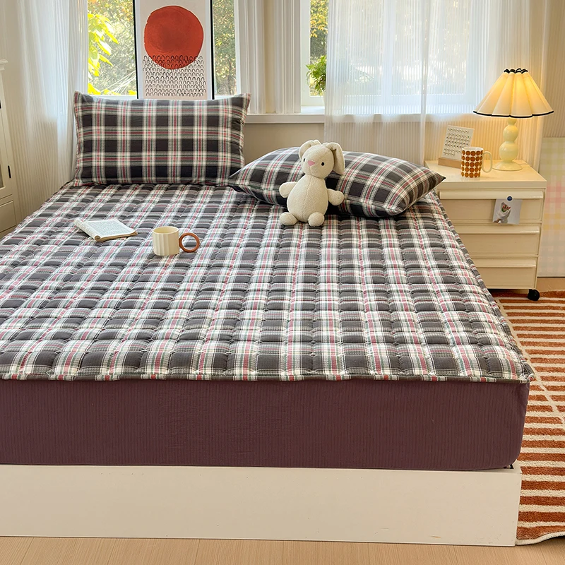 1pc Crinkled Gauze Mattress Cover Checkered Printed Quilted Mattress Protector Non-slip Bed Linen cubre colchón (No Pillowcase)