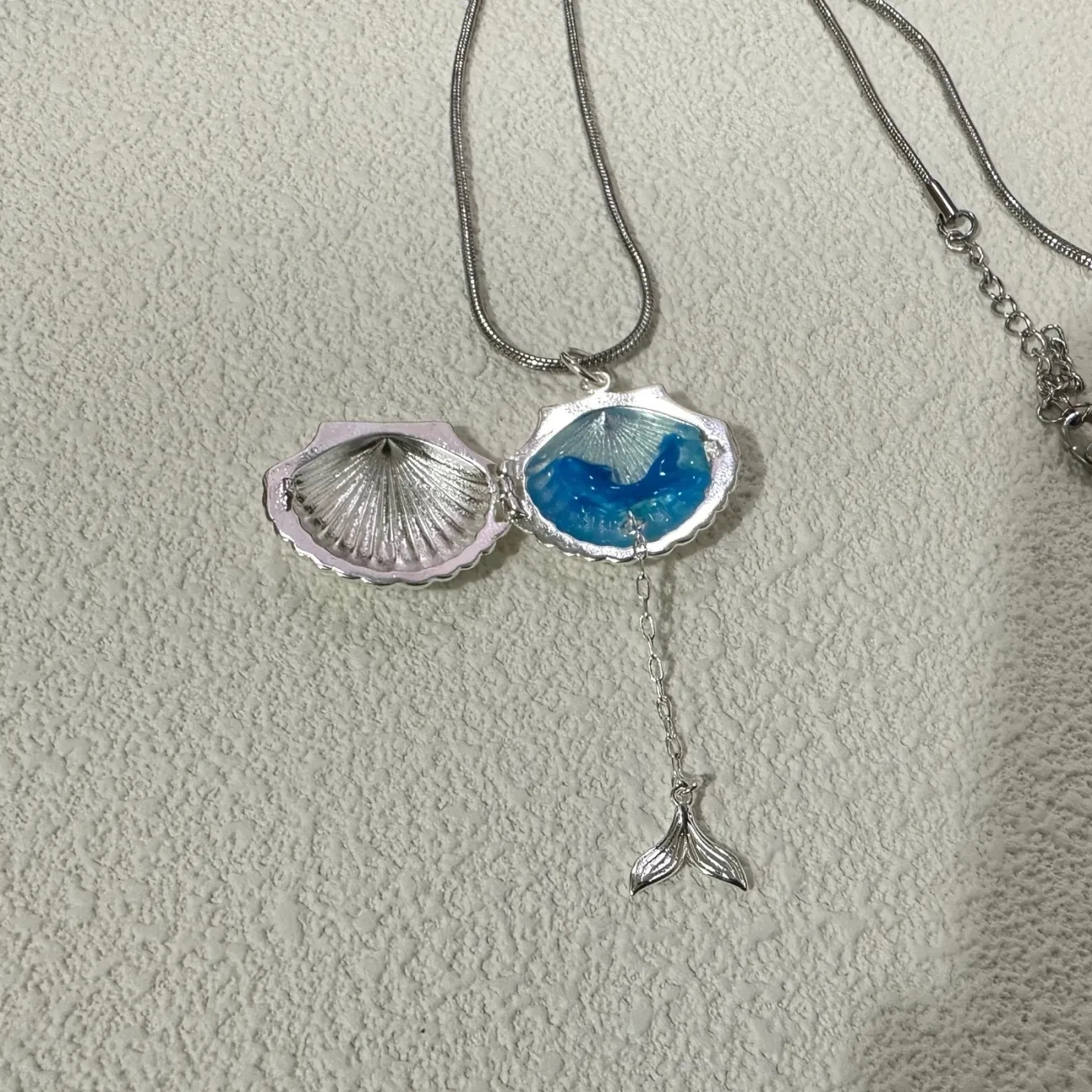 Shell Little Blue Fish Two Opening and Closing Necklace Pendant with Ocean Crowd Art Advanced Design Collar Chain Accessories