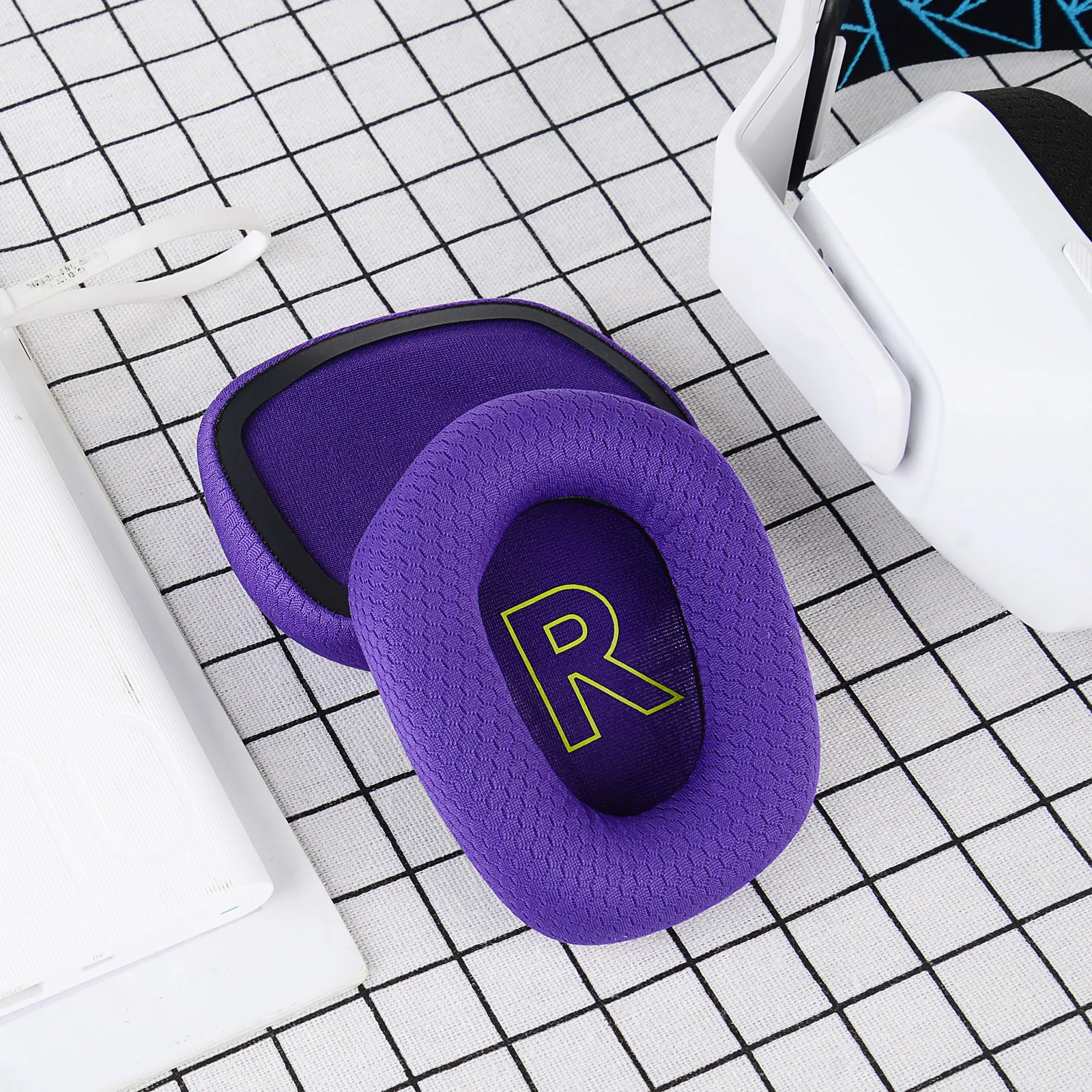 وسادات أذن بديلة من القماش الشبكي المريح من Geekria لسماعات الرأس Logitech G733، وسائد أذن لسماعات الرأس