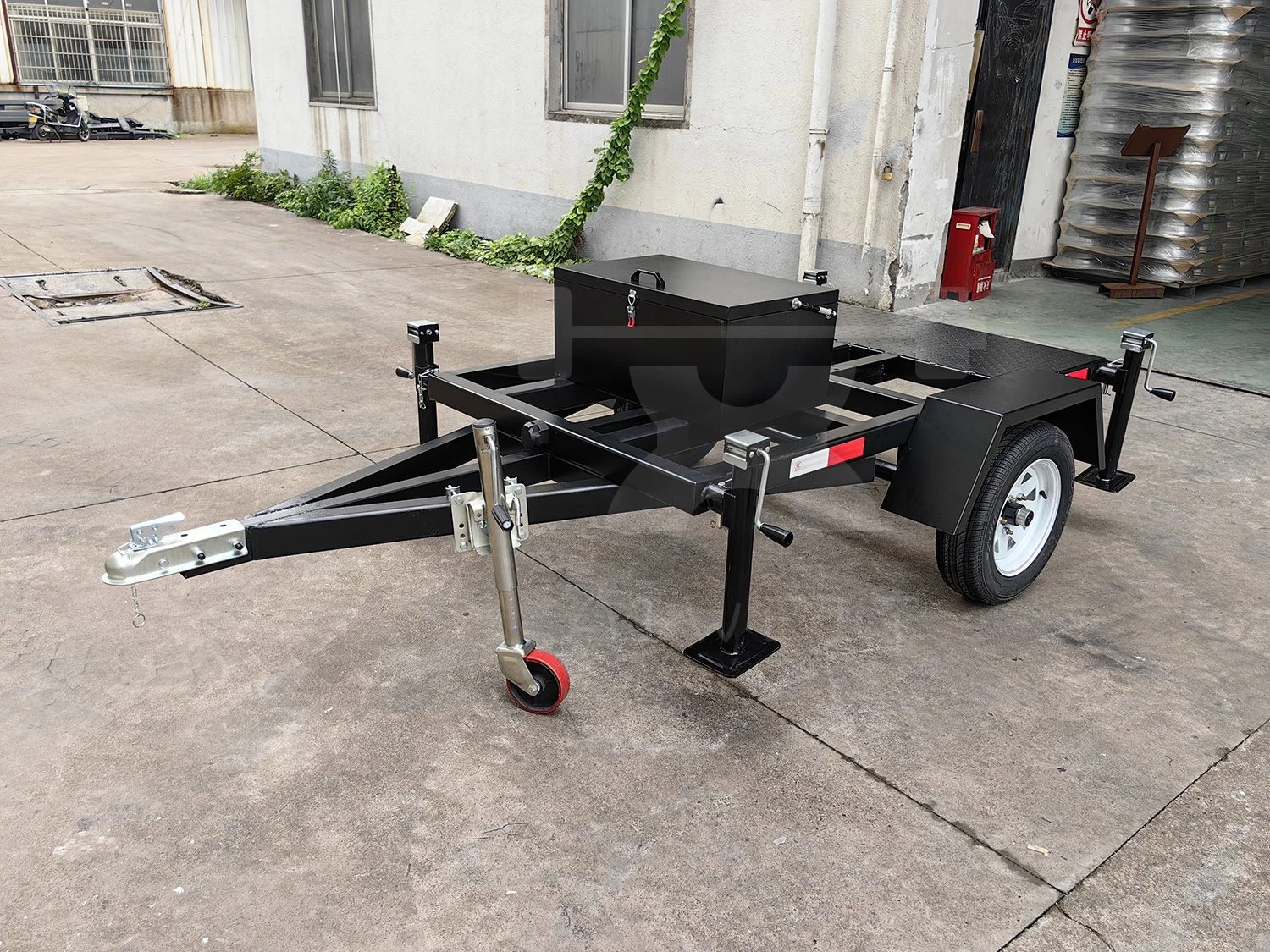 Single Axle Outdoor Full Color LED Display Screen on Mobile Trailer Made of Steel