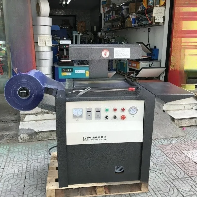 

Fully Automatic Vacuum Skin Packaging Machine for Steak Salmon and Other High-end Products Packaging Equipment
